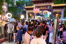 探访“苏A”假期消费热：熙南里“不止有咖啡文化节”开市游人如织图片