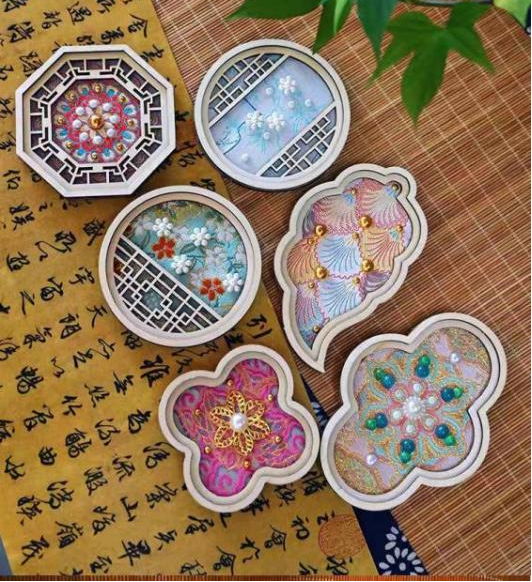 打卡“苏祠红”、诗词擂台赛、“照片焕新”……三苏祠双节期间活动上新