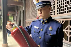 千年三苏祠有个90后“蓝”朋友｜新春走基层图片