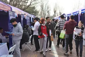 清华大学2024届毕业生近八成已获得工作机会或完成签约图片