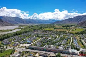 雪域之上｜青藏高原上的新农村：老有养、幼有依，户均年收入超20万图片