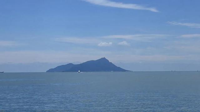 西海岸爆款新玩法！魅力唐岛湾环游航线学生票即将开售，乘船打卡网红海岸线！