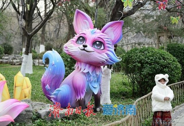 一年四季 泉在济南丨“秦琼、李清照、辛弃疾”亮相，“泉城元素”迎春花灯会唱主角