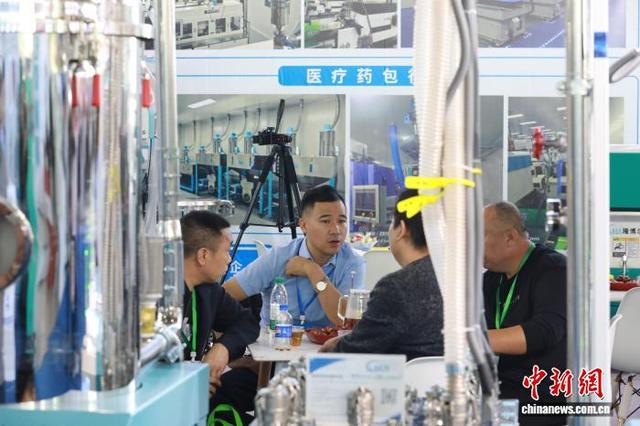 第六届中国·沧县塑料中空制品展览会开幕