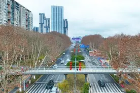 好消息！贵阳一中天桥投入使用图片