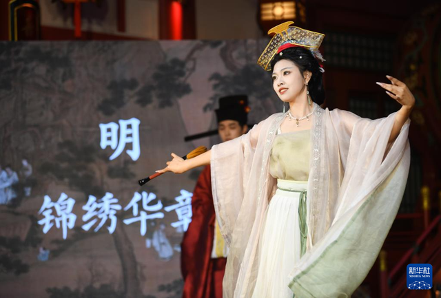 西安：汉服展演引客来