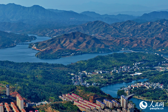 江西上犹：山水相映 小城如画
