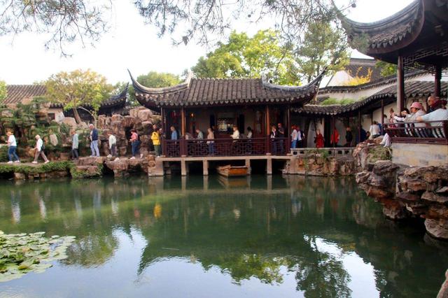 江苏苏州：古典园林网师园秋意浓