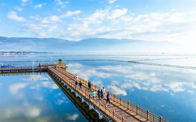 旅居红河 村长有请 | 来红河体验“檐下听岁月·湖上枕光阴”之旅