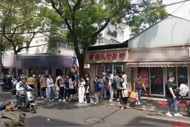 “10元手冲咖啡”阿姨开直播，家人回应：不会带货图片