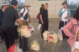 冲上热搜！江苏游客买800个河南馒头带回，网友：记得冷冻图片