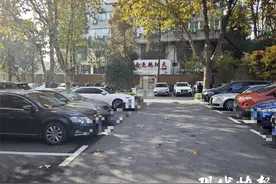 打开围墙，南京鼓楼区这个园区和邻居酒店共享停车图片