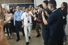 马云回应回归阿里传闻，1个月前曾戴新工牌亮相园区图片