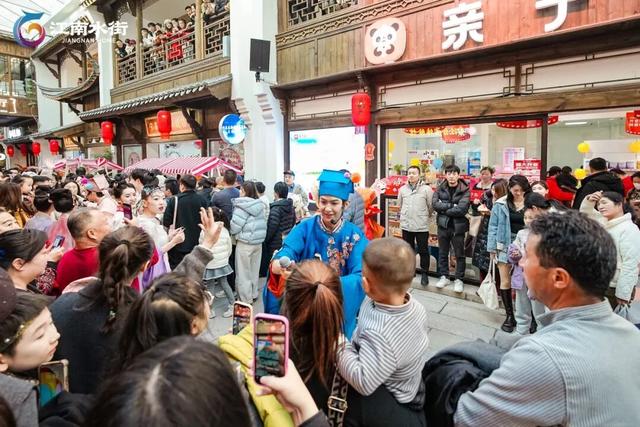 从“一次性打卡”到“反复回访”：江南水街的长尾吸引力在哪里？