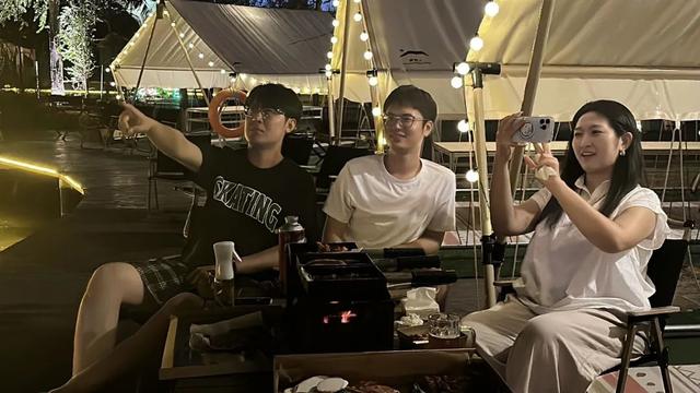 米东区：百姓大舞台走进水上露营地 视听盛宴点亮璀璨夏夜