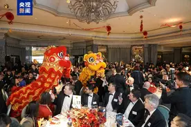 全球看春晚！总台春晚宣传片亮相英国“破冰者”新春庆祝活动图片