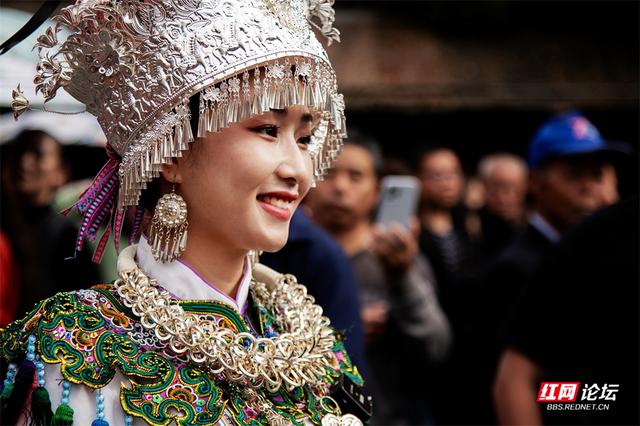 【每日一图@湖南】在通道皇都侗文化村，遇见最炫民族风村庆