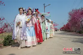 新绛万安天地庙桃花节观光交流会入选全国春季“村晚”示范展示活动图片