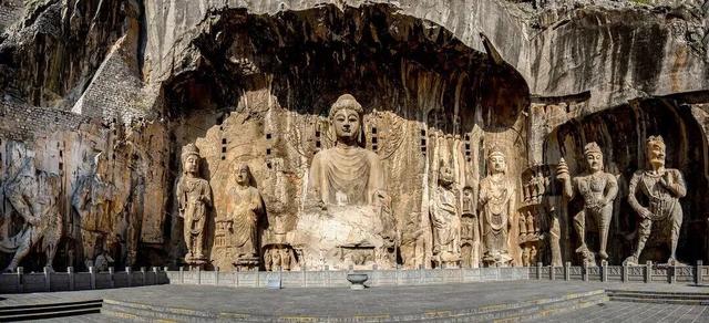 “一生总要去一次龙门石窟”