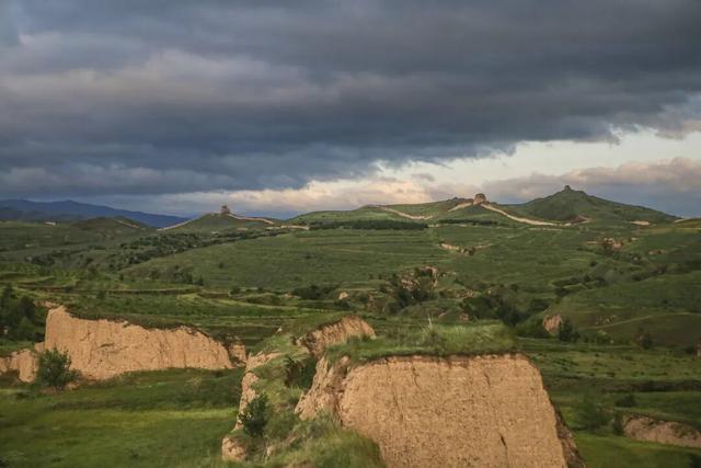 长城一号旅游公路：千年烽燧廊道品读长城千年风华