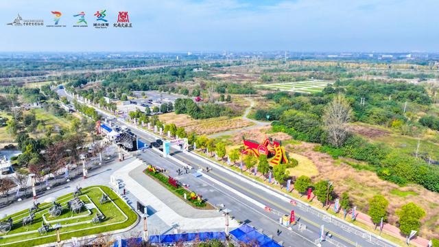 图文直播：2025全国体育文化宣传推广活动(湖北·荆州站)火炬传递