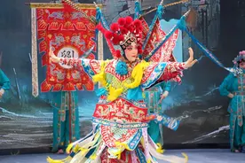 戏曲进校园｜传统与创新的对话！京剧折子戏走进三江学院图片