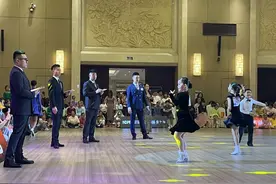 京津冀1300余名国标舞选手在衡水市同台竞技图片