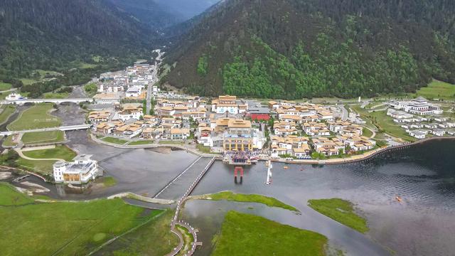 世界屋脊 绿色华章