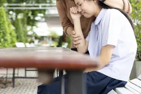 青春期的心结如何解？学校有了心理老师，更需家校合力图片