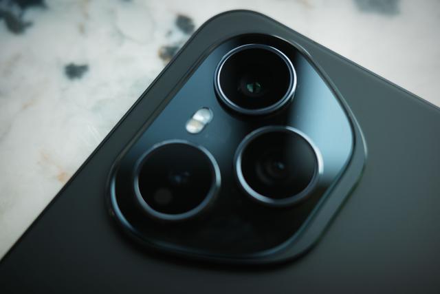 荣耀400系列深度评测：中端市场的新王者是如何炼成的？