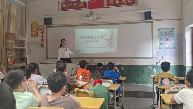 湖北十堰姑娘扎根四川平昌 变身为白衣古镇的“文化代言人”