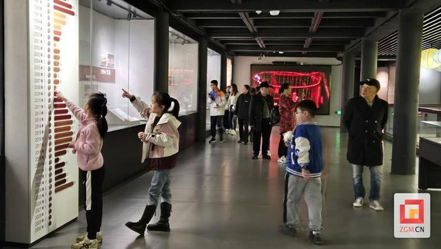 自贡“解锁”首个秋假 “花样”玩儿法带动文旅消费热潮