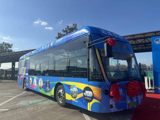 CIIE倒计时｜“四叶草” 逛吃玩购+非遗体验+便捷出行，随申Hi提前探攻略，带你解锁N种乐趣