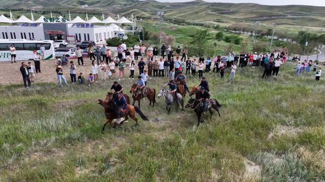 古尔邦节假期天山天池旅游市场火爆 累计接待游客12.15万人次