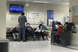 香港旅行团一领队上海跌落车外身亡，公司称正跟进！多方回应图片