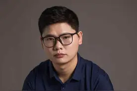 AI+台球=？小铁自助台球创始人陈孝钦揭秘“自助台球+”的生意经｜我是中小微图片