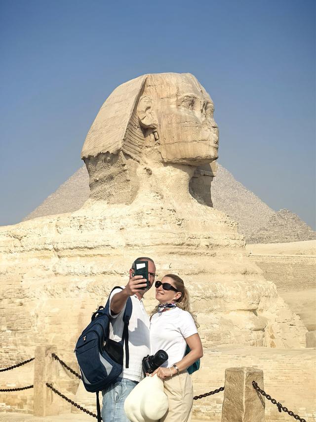 晚潮｜吉萨平原上的背影