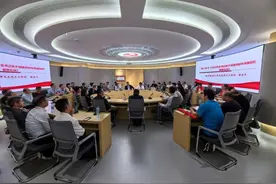 一堂行走中的生动党课：江西省委党校2025年第2期高校处干班开展主题党日活动图片