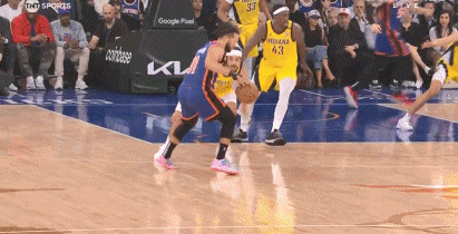 🐮牛！布伦森单手变向突破把内姆哈德钉在原地&抛投打板得分图片