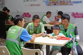 江汉唐家墩街道“小哥食堂”开张 快递员午饭告别“打游击”图片