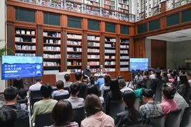 讲座｜成庆×梁捷：大家都熟读韩炳哲，但少有人敢成为韩炳哲图片