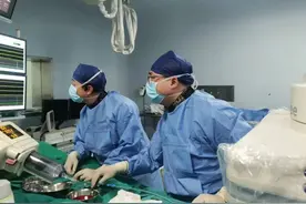 半毫米血管内“穿针引线”，上海市儿童医院心内科外周血管介入成功“封堵”婴儿胰腺动脉血管图片