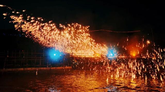 新都首届彩灯嘉年华！今晚开园！