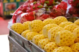 菠萝这么扎嘴，原来里面真的有“针”图片