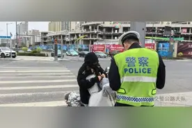 舍“小盔”吃大亏│辽源交警提醒您：出行别忘“戴”安全图片
