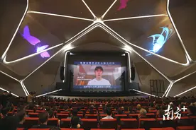 点亮城市新地标！金湾艺术中心这只“大蝴蝶”起飞啦图片