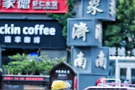 高温下的外卖小哥：冰袖、“脸基尼”成防暑秘诀 | 镜相图片