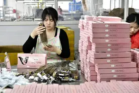 山东鄄城：发制品产业赋能“颜值经济”图片