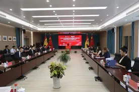 江汉大学依斯巴尼亚西班牙语学校西班牙语中心揭牌启用图片