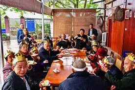 七旬老太开办乡村养老院服务周边留守老人图片